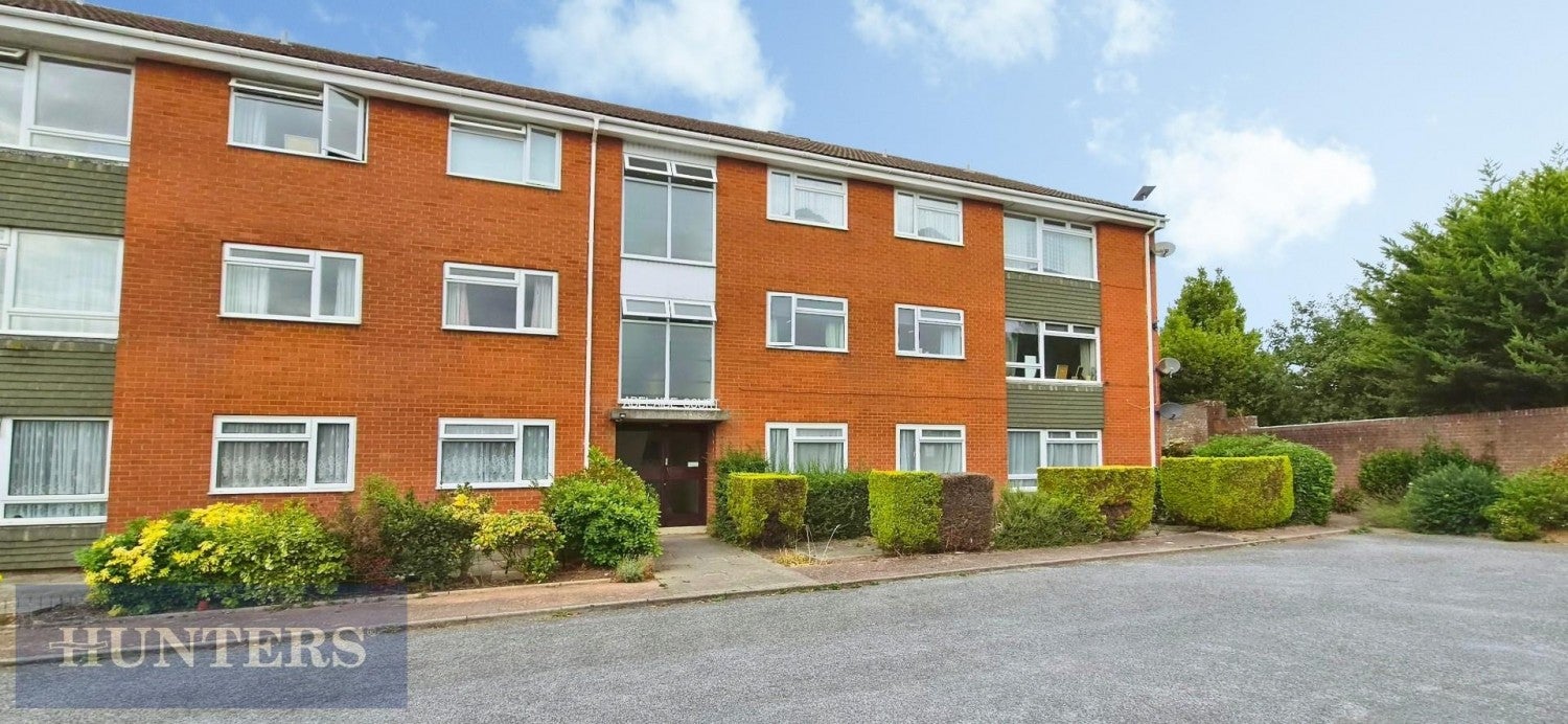 Flat Adelaide Court in Exeter