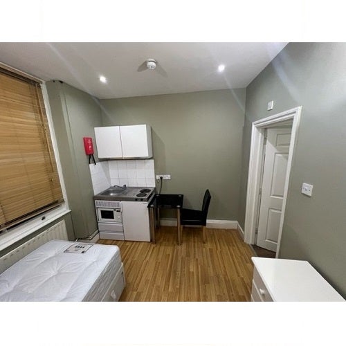 Room Clanricarde Gardens in Greater London