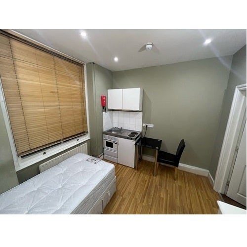 Room Clanricarde Gardens in Greater London