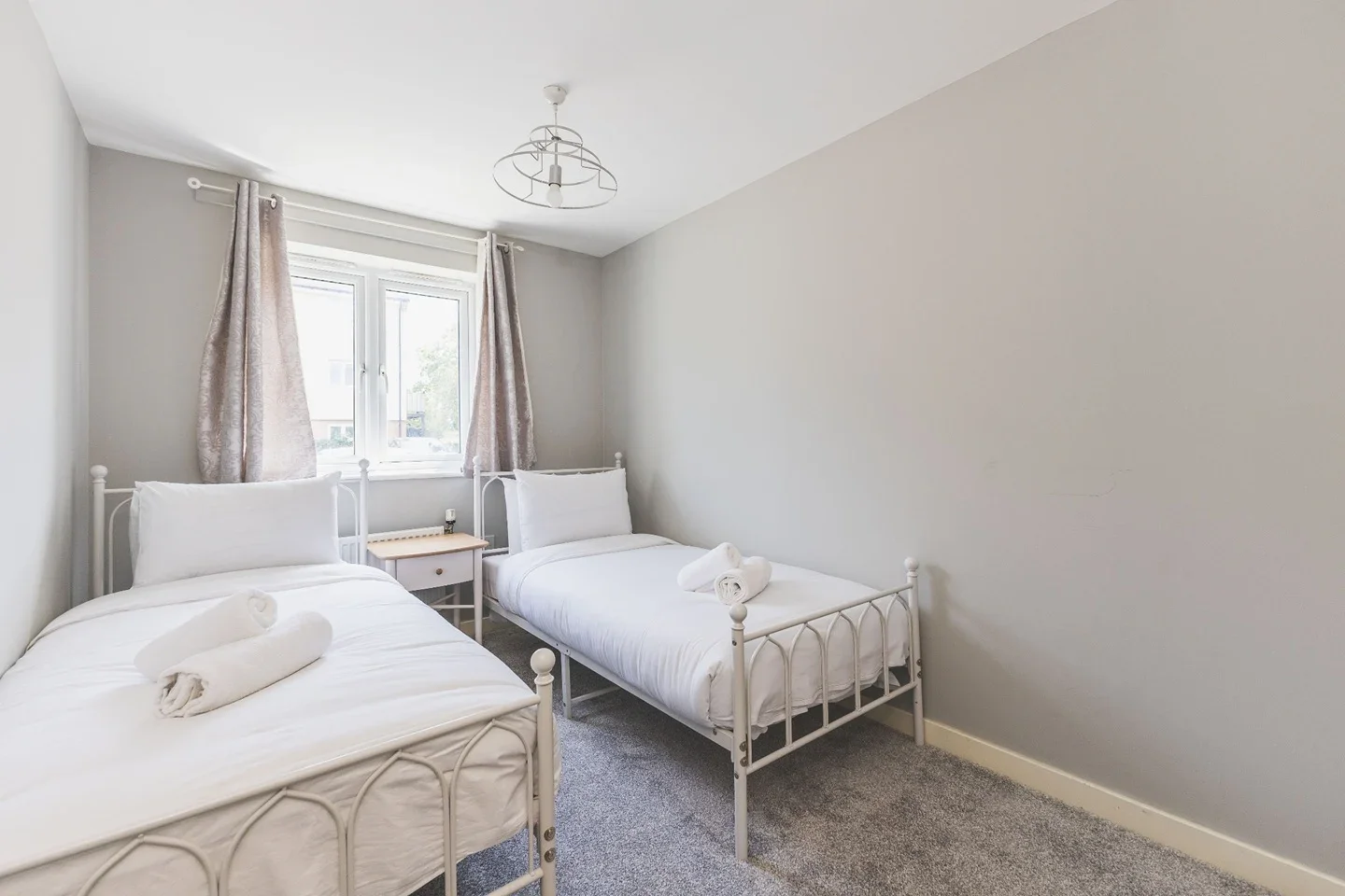 House Holmesgate Place in Greater London