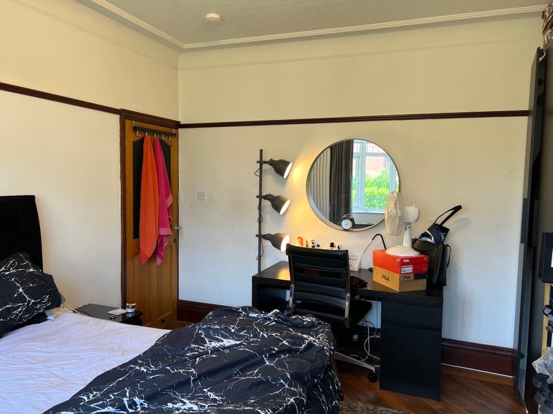 Room Millfield Road in Chorley