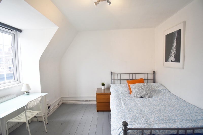 Room Forster Road in Greater London
