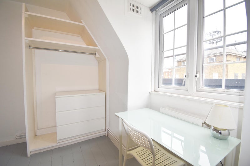 Room Forster Road in Greater London