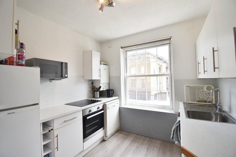 Room Forster Road in Greater London