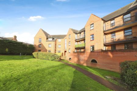 Flat Granary Court in Uttlesford
