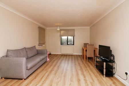 Flat Granary Court in Uttlesford