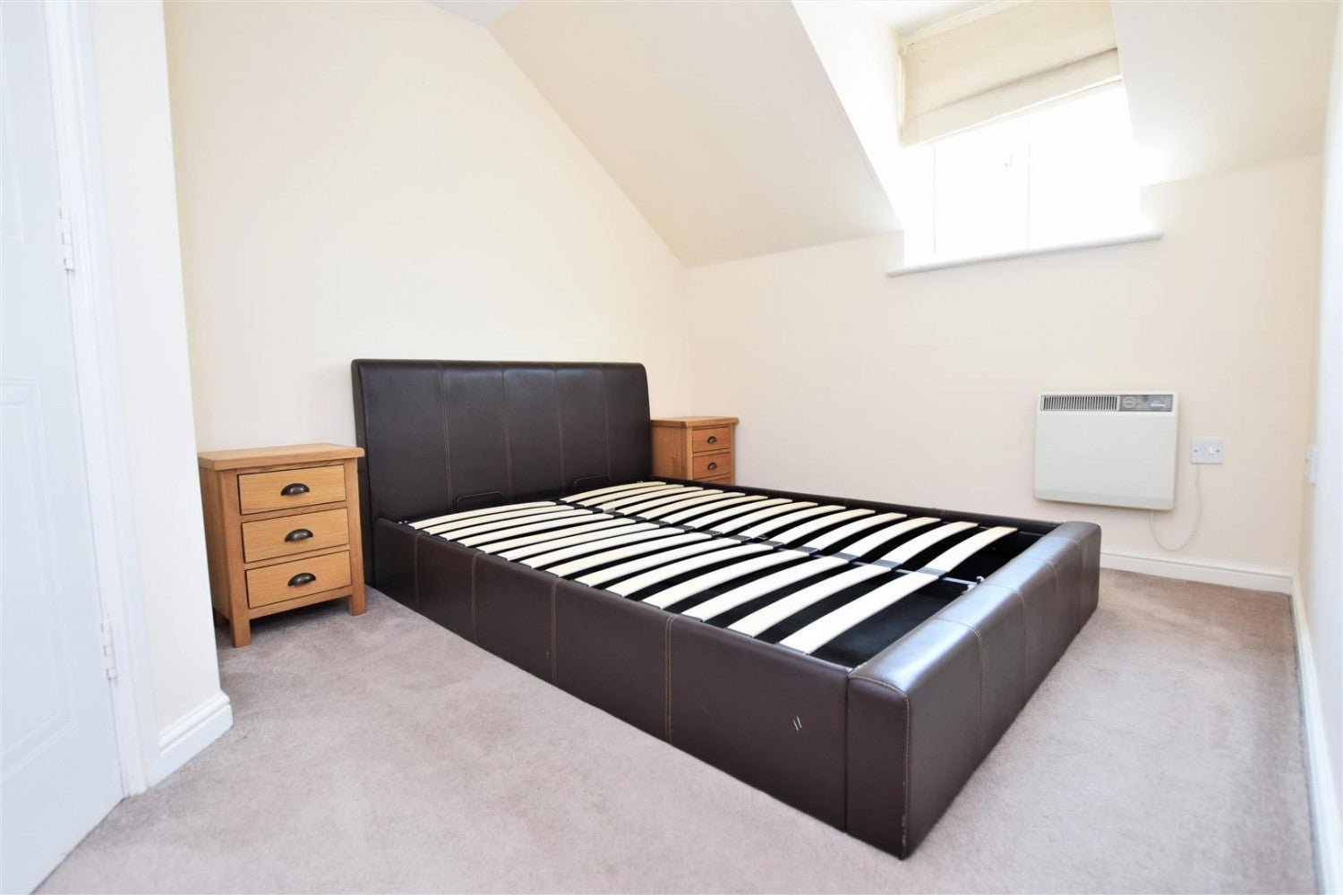 Flat Helmore Road in Greater London