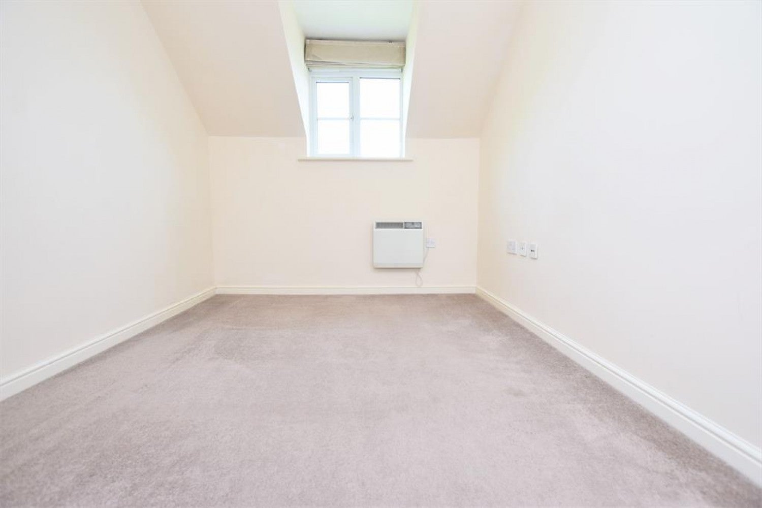 Flat Helmore Road in Greater London