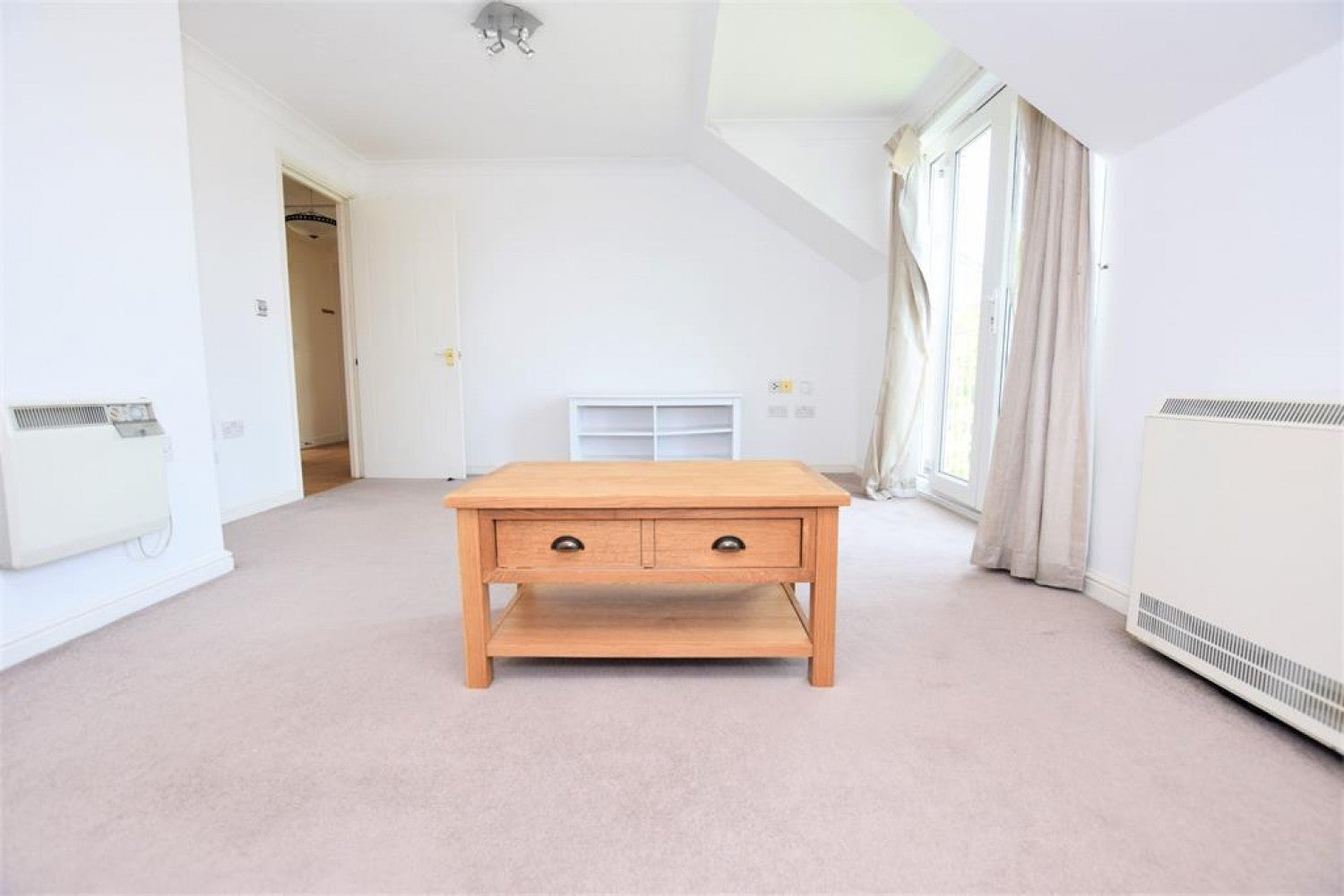 Flat Helmore Road in Greater London