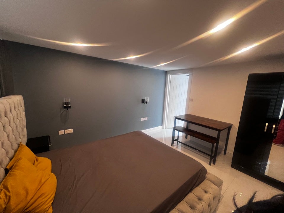 Flat Cleveland Road in London