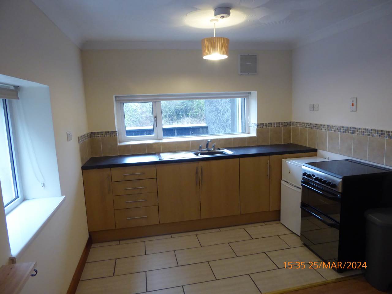 Flat B4300 in Capel Dewi