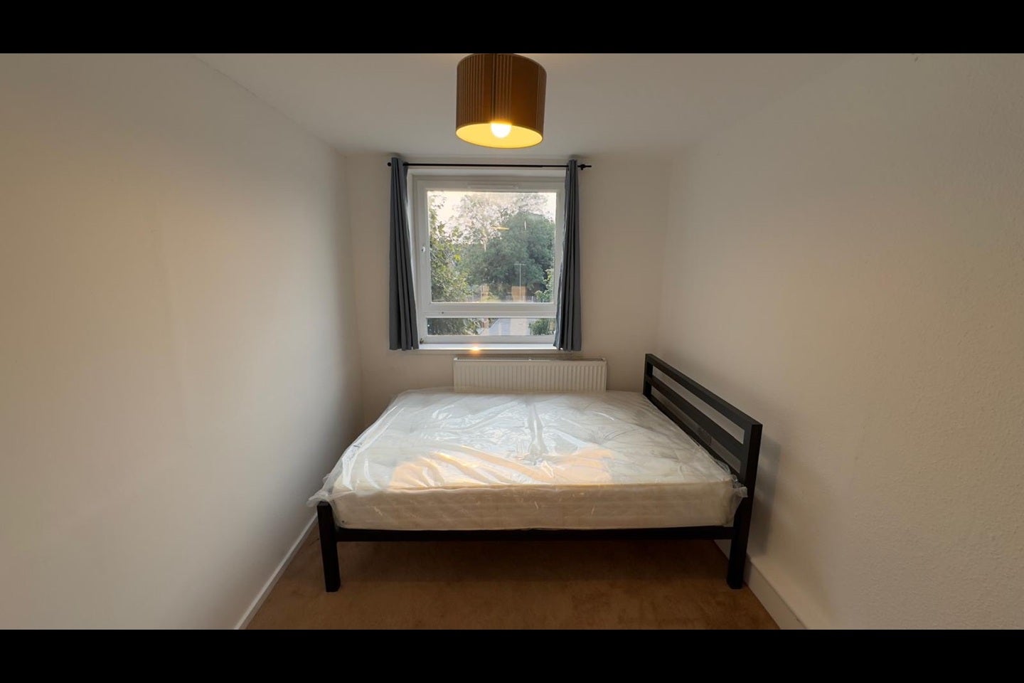 Room South Street in Greater London