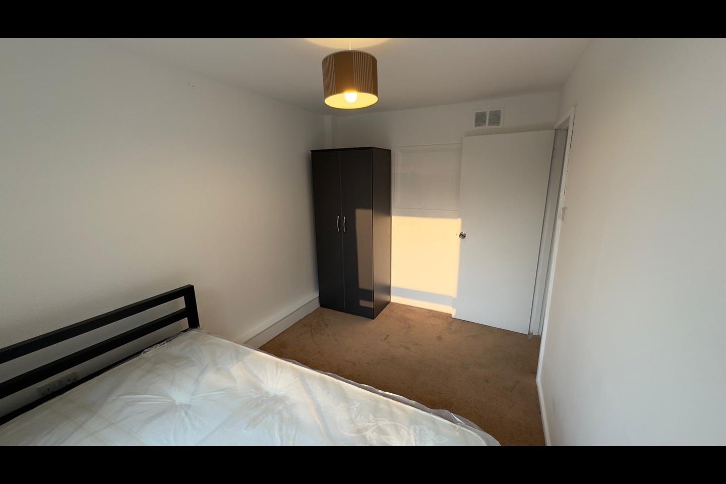 Room South Street in Greater London