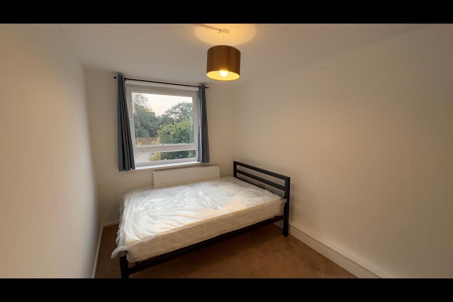 Room South Street in Greater London