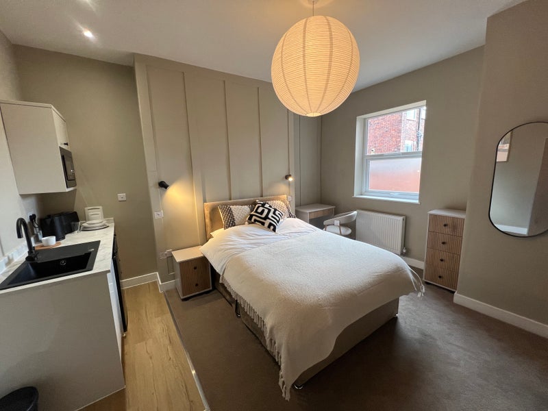 Room Green Street in Middleton