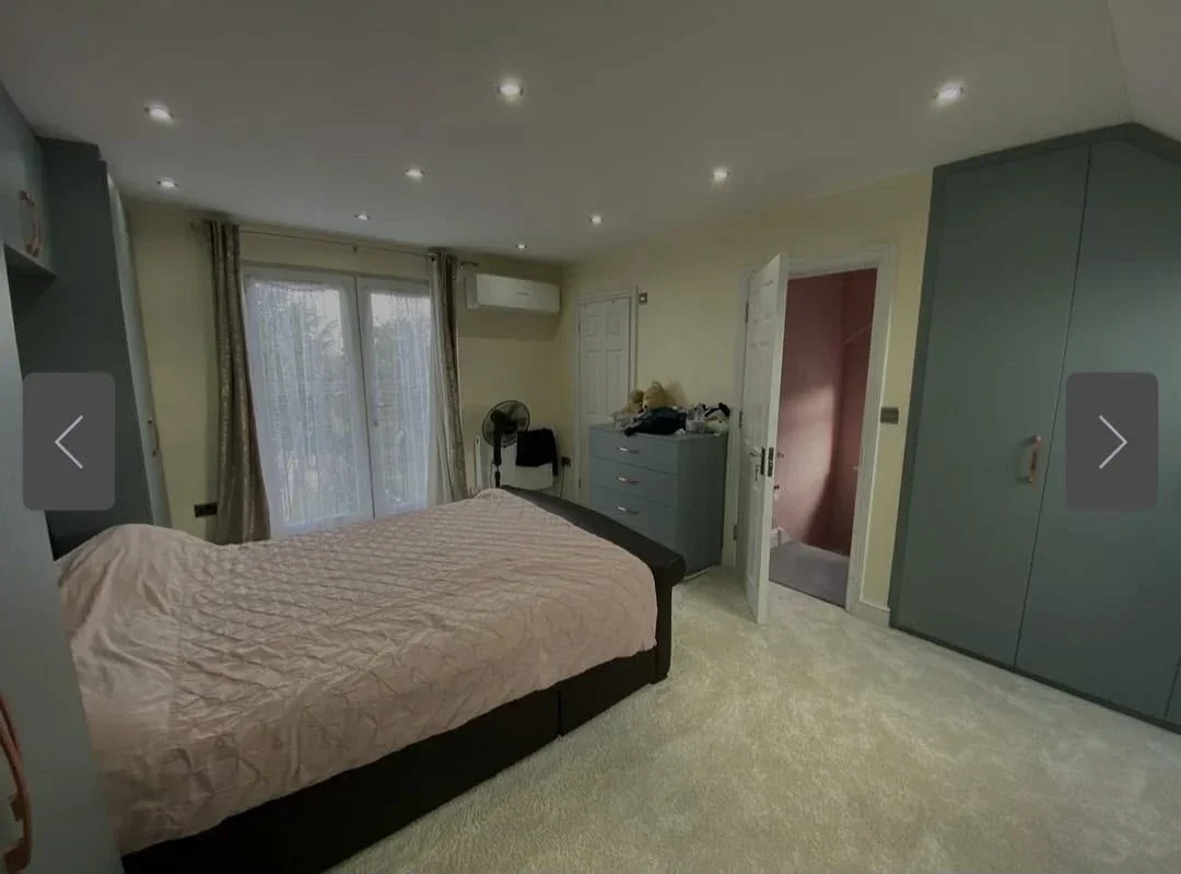 Room Dawlish Drive in Greater London