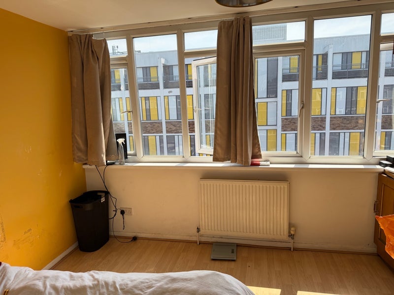 Room Condell Road in Greater London