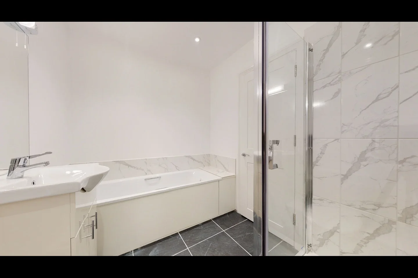Flat Beckenham Road in Greater London