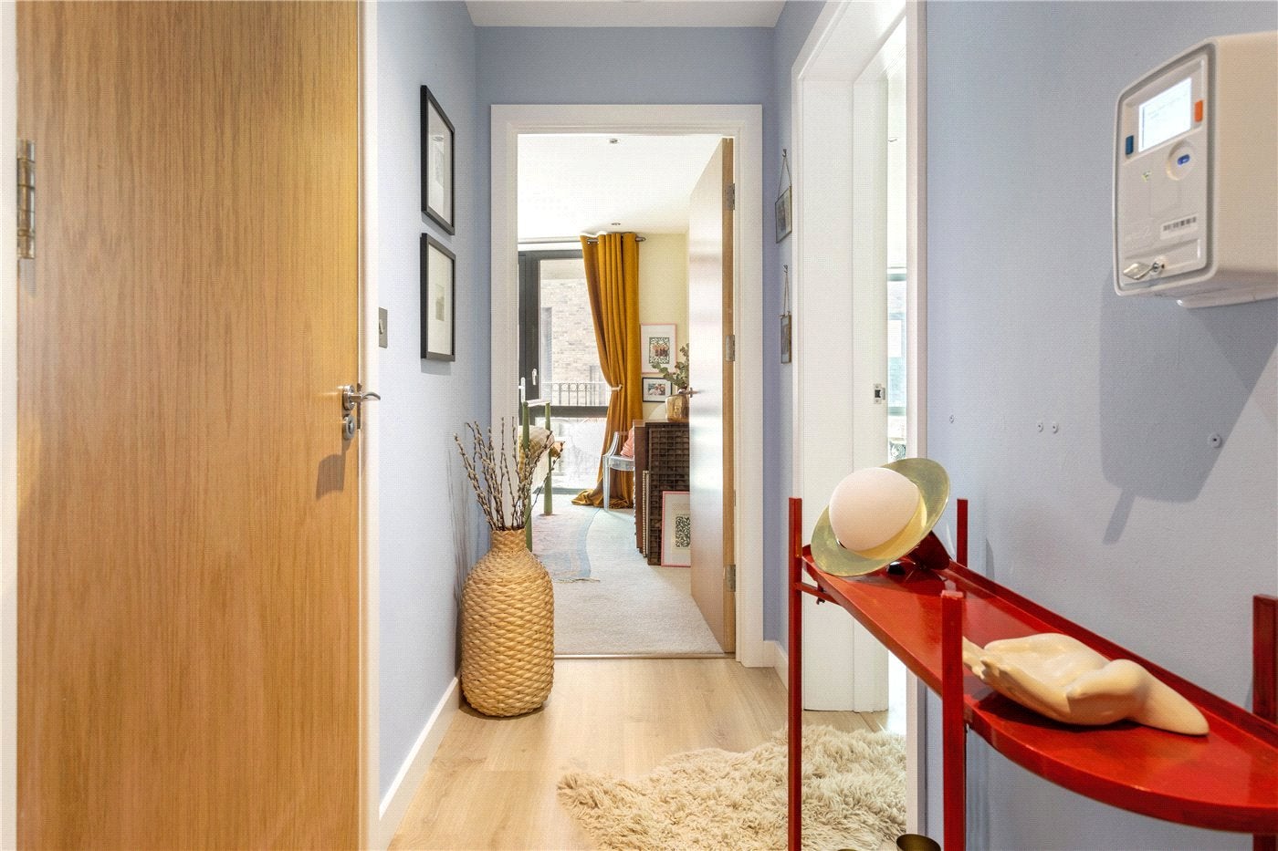 Flat Buckhurst Street in Greater London