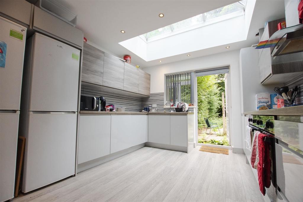 Flat Teignmouth Road in Birmingham