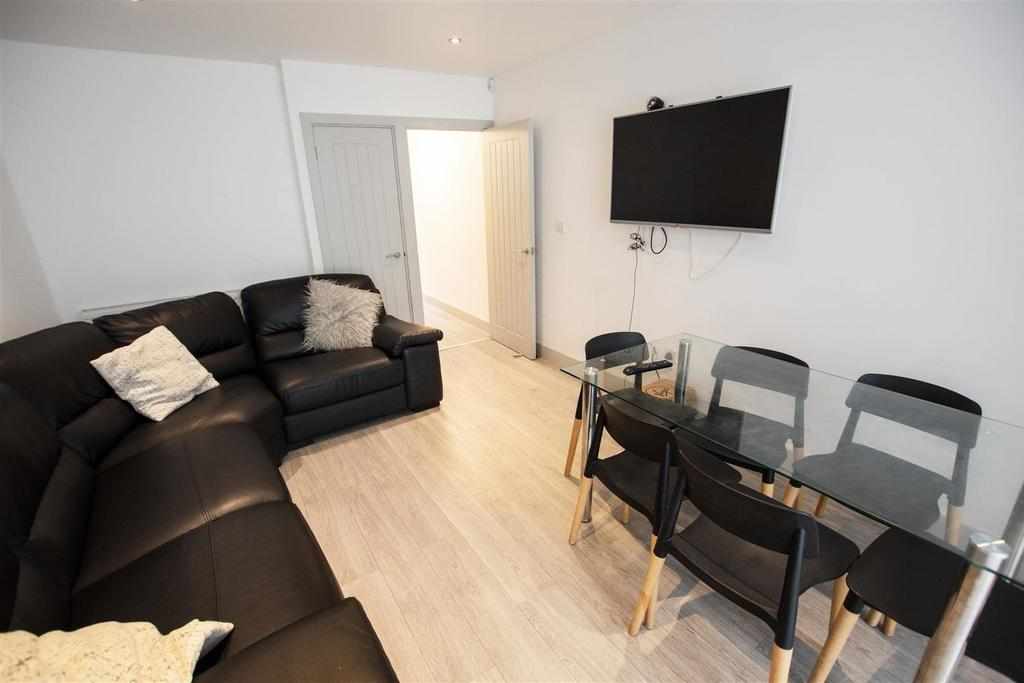 Flat Teignmouth Road in Birmingham