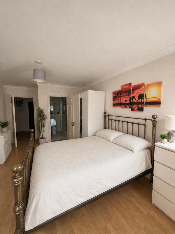Room Clapham Park Road in Greater London