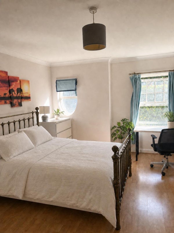 Room Clapham Park Road in Greater London