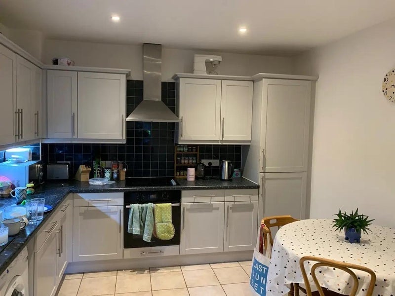 Room Clapham Park Road in Greater London