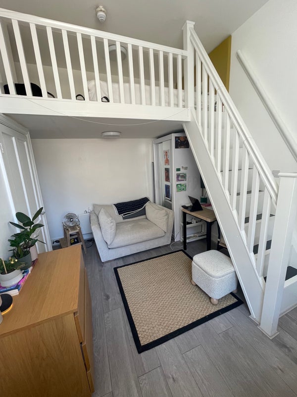 Flat Essex Road in Greater London