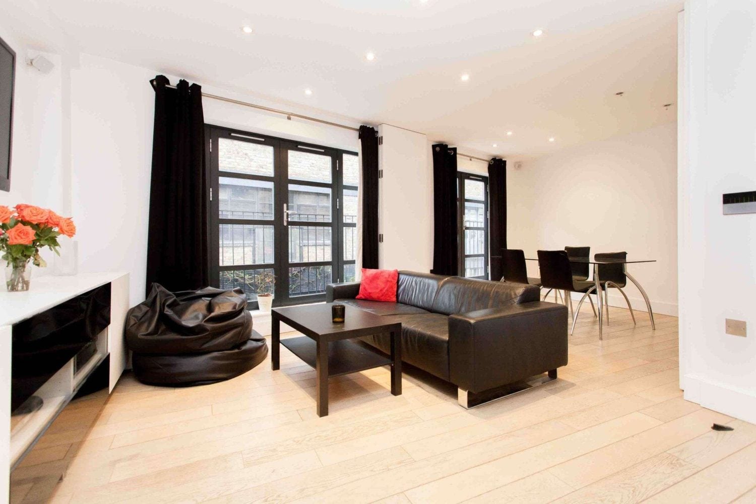 Flat Hatton Place in Greater London