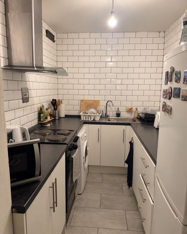 Room Grafton Way in Greater London