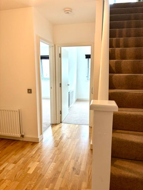 Flat Ordnance Road in Greater London