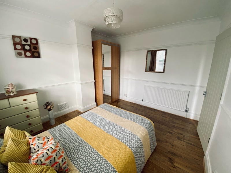 Room South Park Crescent in Greater London