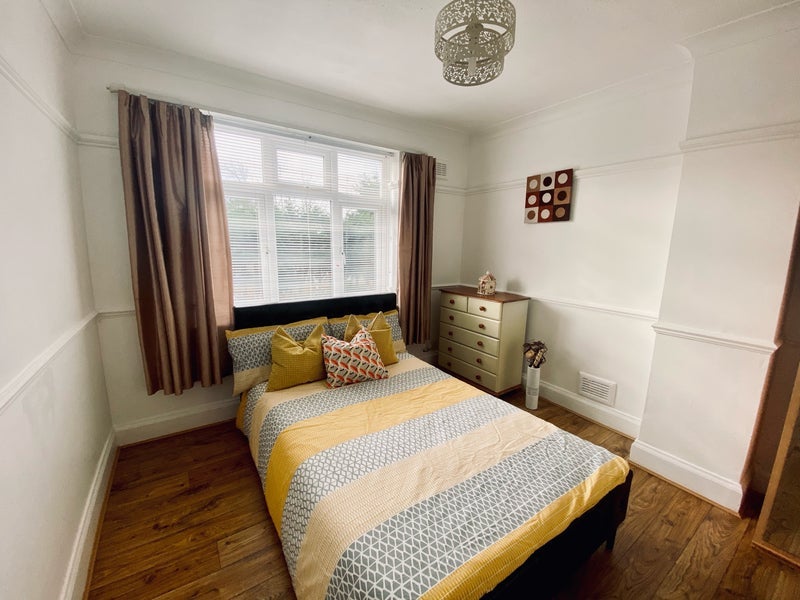Room South Park Crescent in Greater London