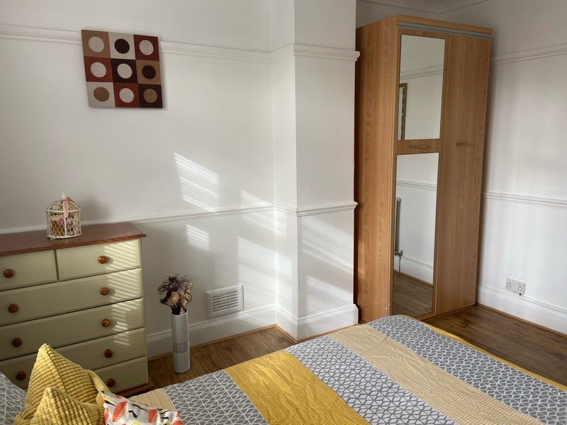 Room South Park Crescent in Greater London