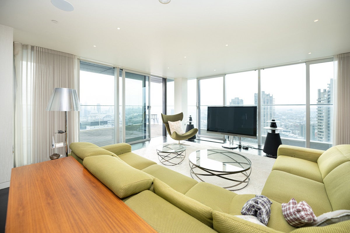 Flat Moor Lane in City of London