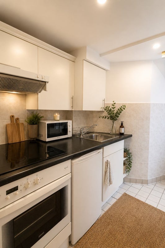 Flat Woodsford Square in Greater London