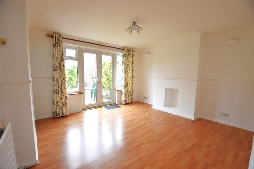 Flat Burr Close in Greater London