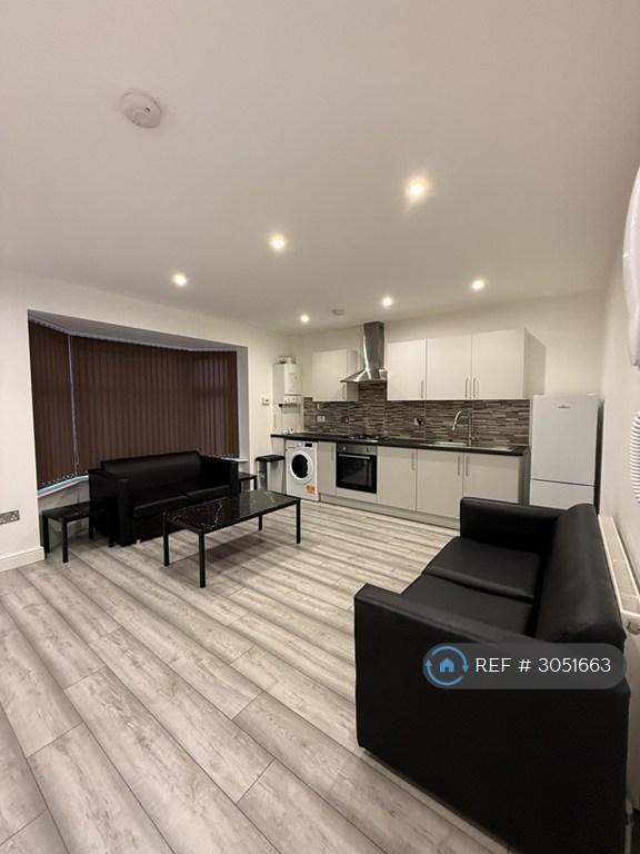 Flat Winchester Avenue in Leicester