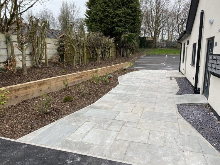 Flat Oakthorn Grove in St Helens