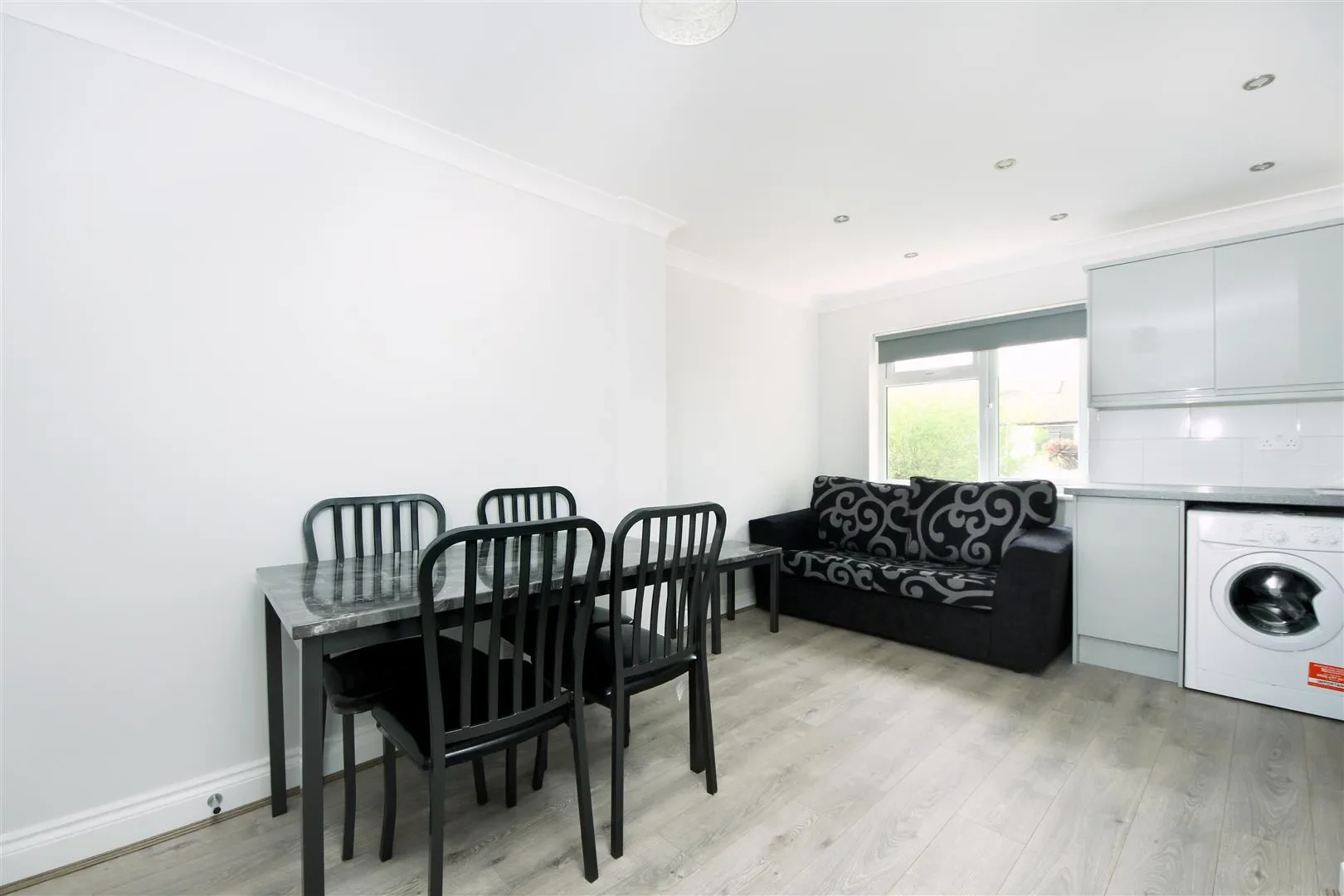 Flat Noel Road in Greater London