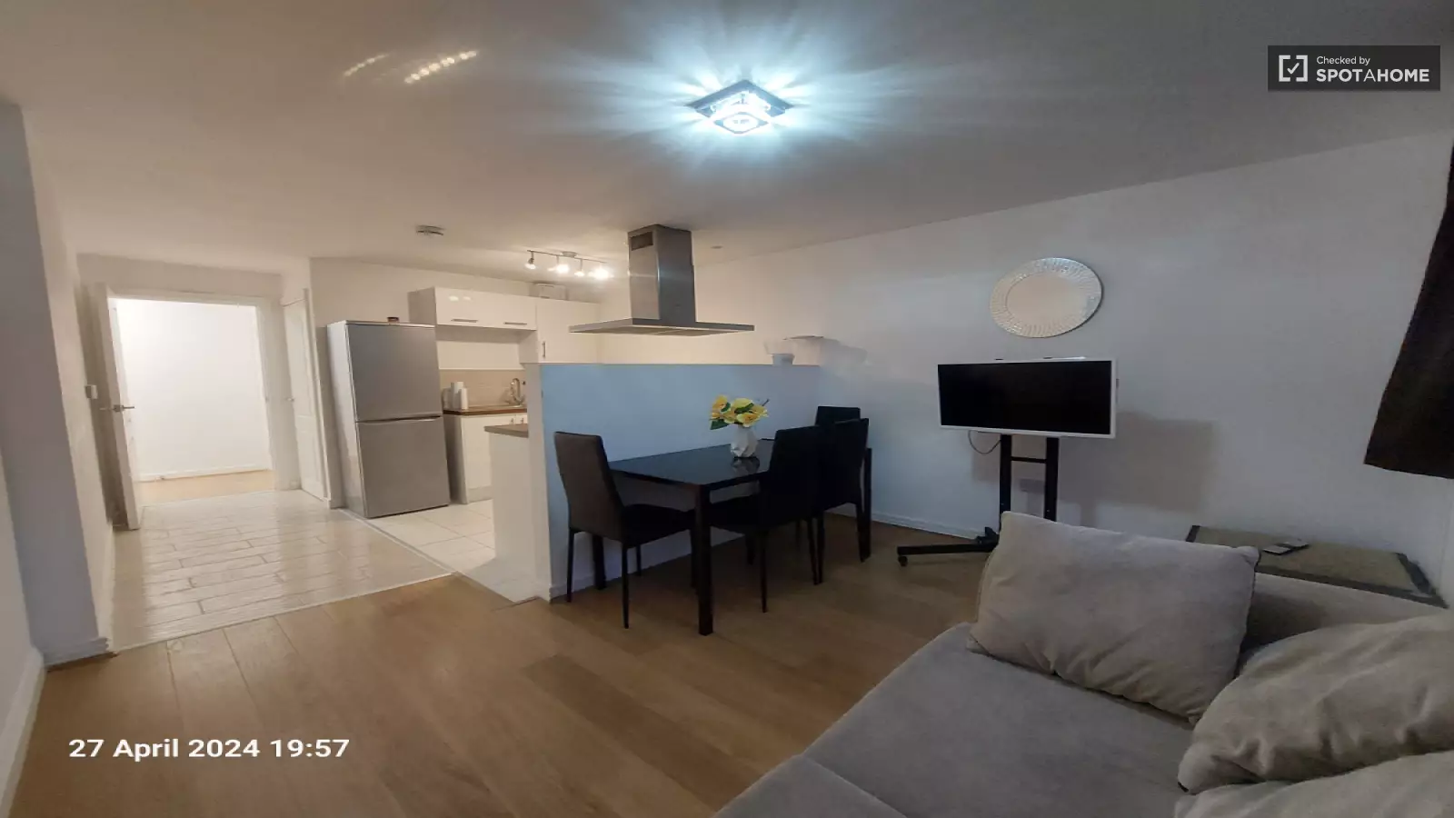Flat Upper North Street in Greater London