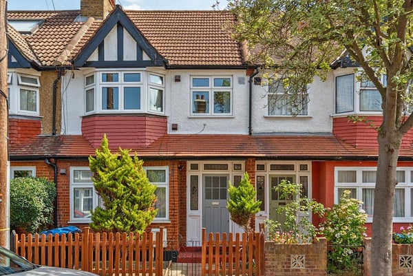 House Oxford Avenue in London