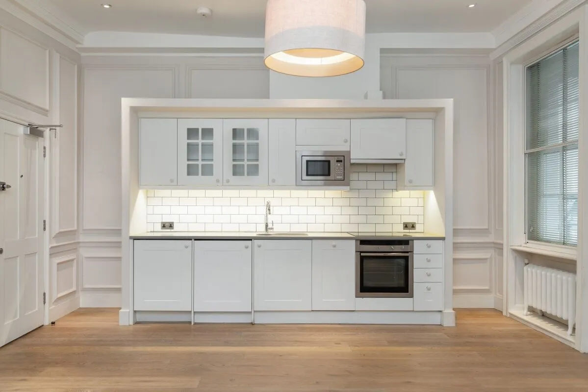 Flat Litchfield Street in City of Westminster