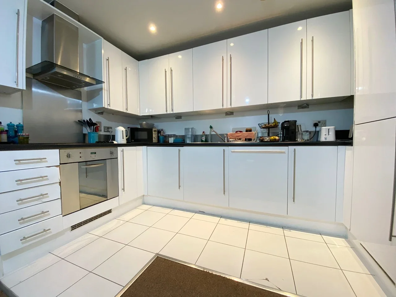 Flat Hallsville Road in Greater London