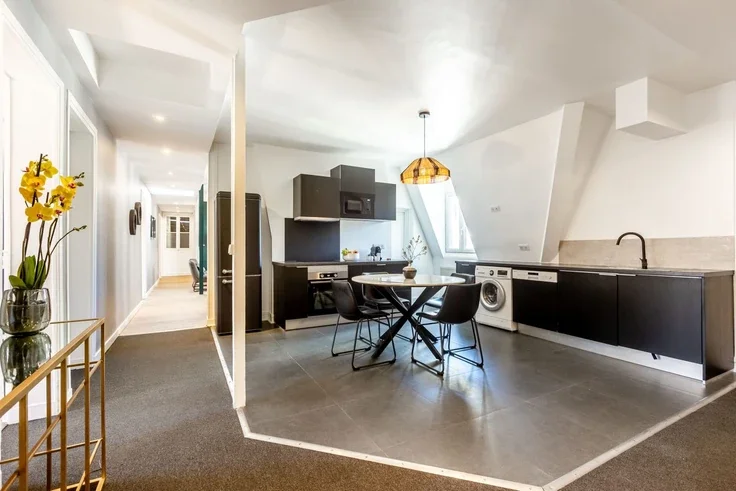 Maison Rue de Ponthieu à Paris
