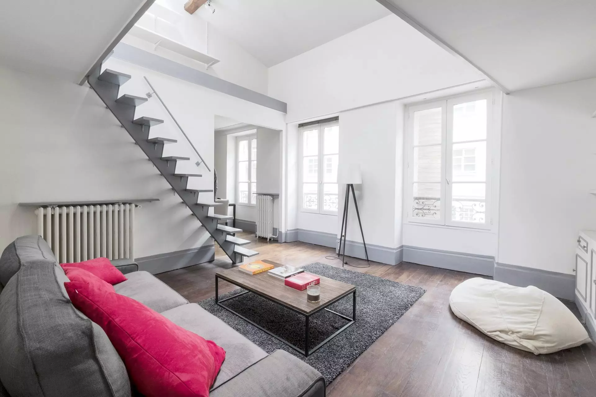 Flat Rue de Longchamp in Paris