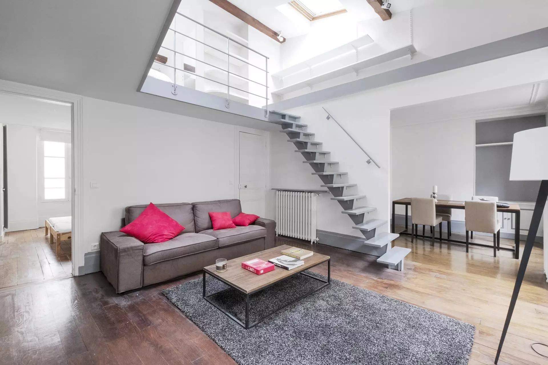 Flat Rue de Longchamp in Paris