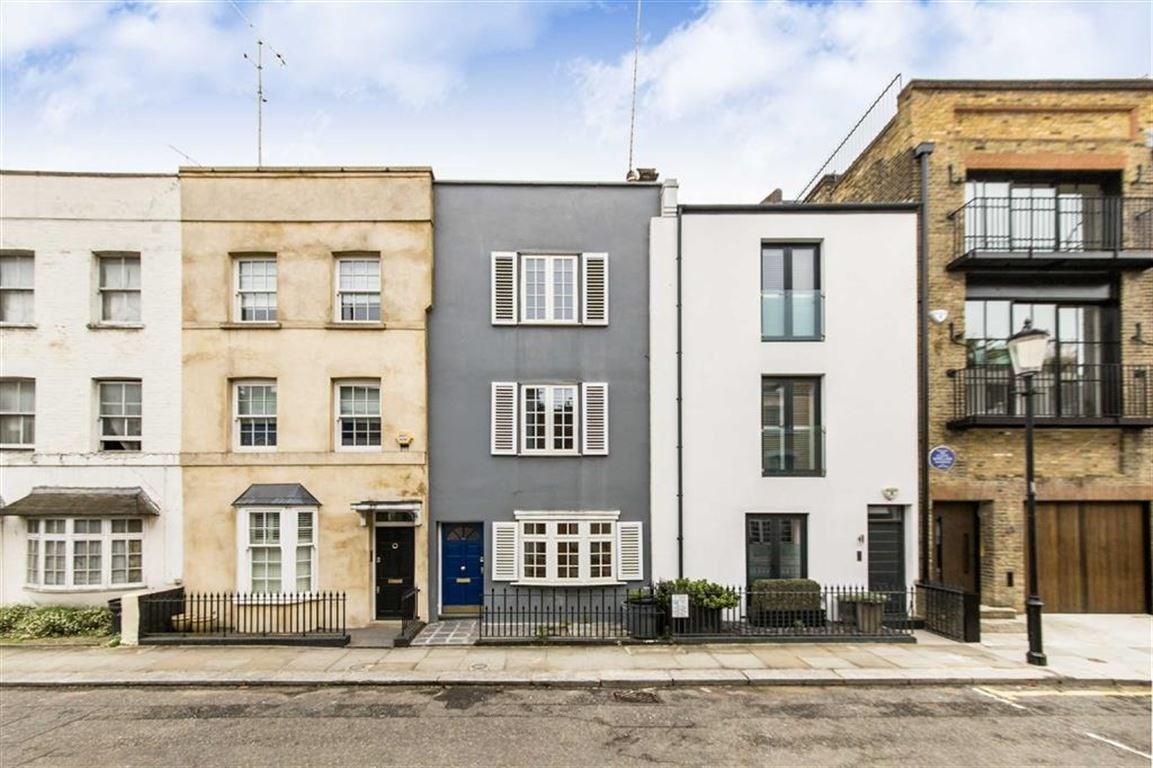 House Donne Place in Greater London