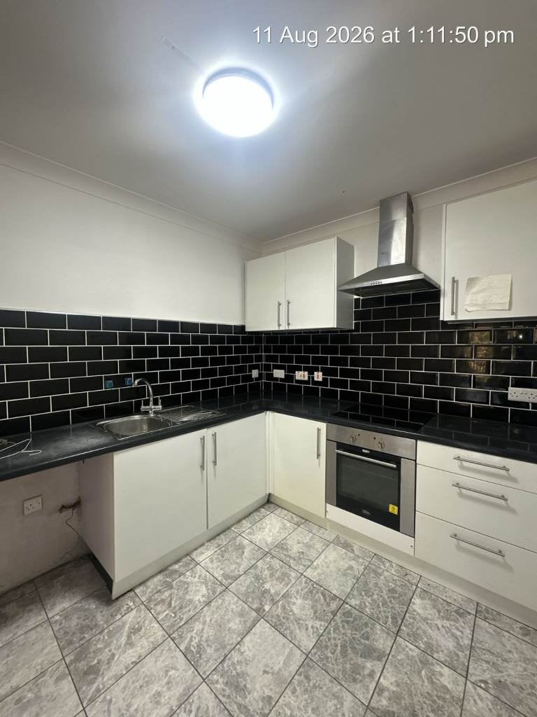 Flat St. Nicholas Road in Greater London